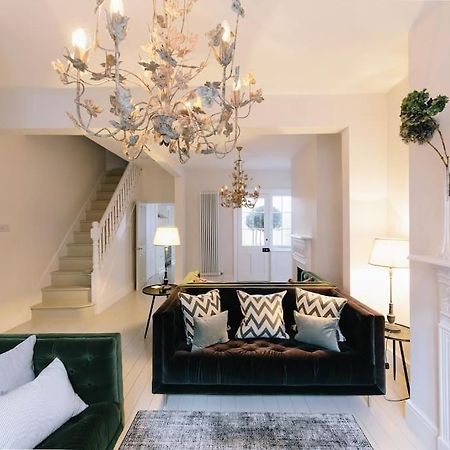 Beautiful House, Cirencester Centre, Parking Екстериор снимка