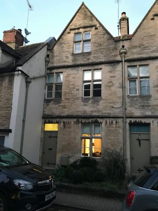 Beautiful House, Cirencester Centre, Parking Екстериор снимка